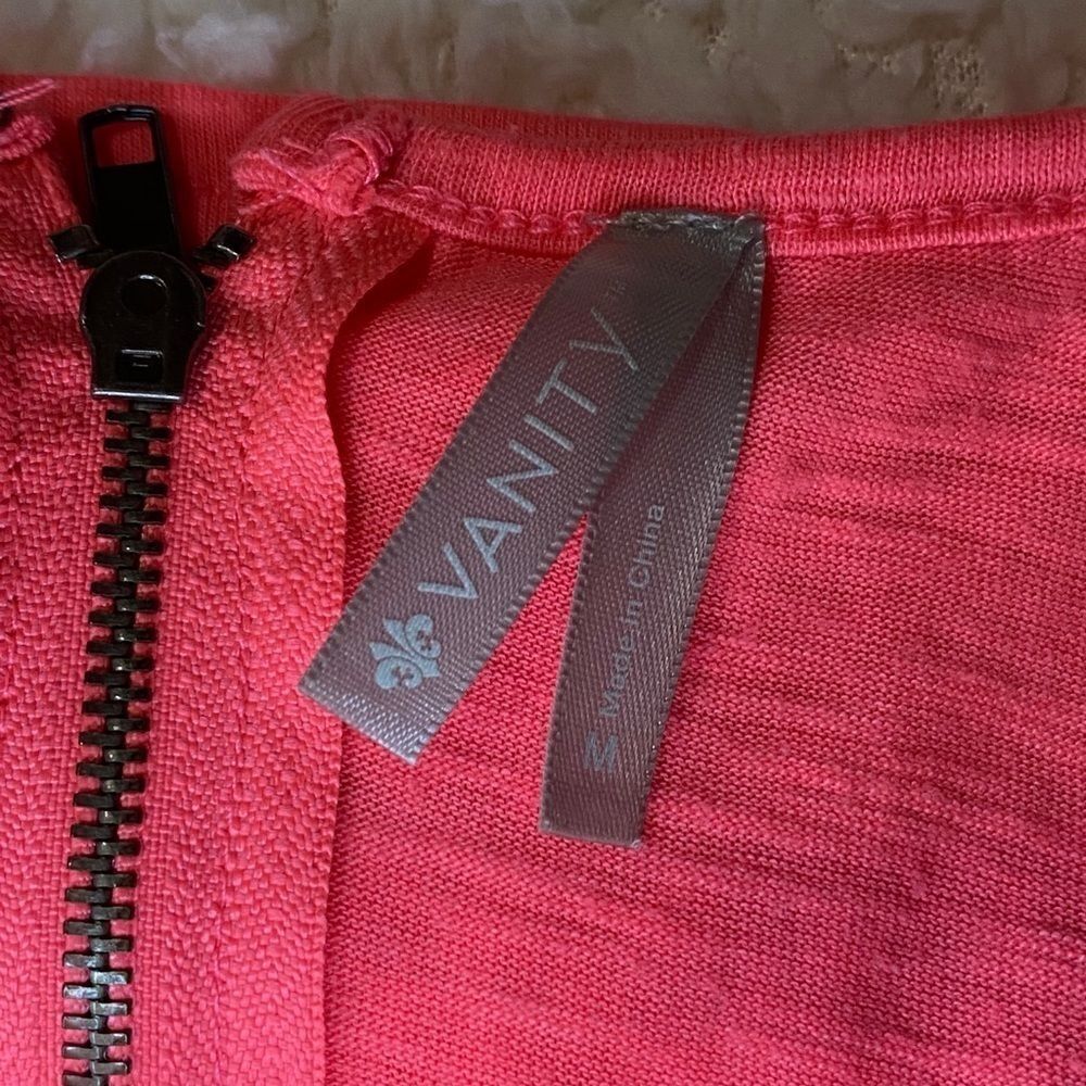 Vanity Tank Top    - Picture 5 of 6